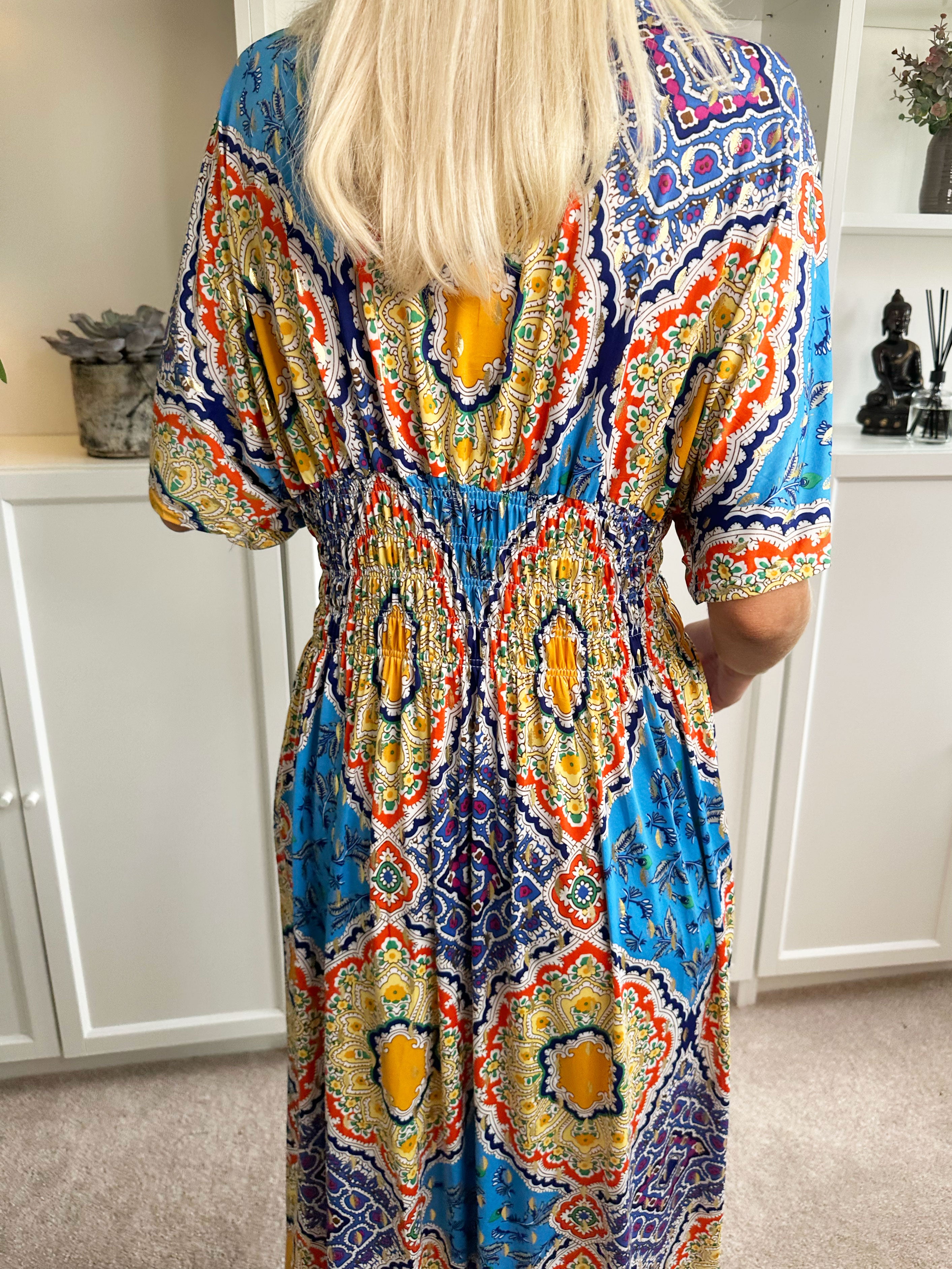 Pams Multi - Lång elastisk klänning i skrynkelfritt tyg